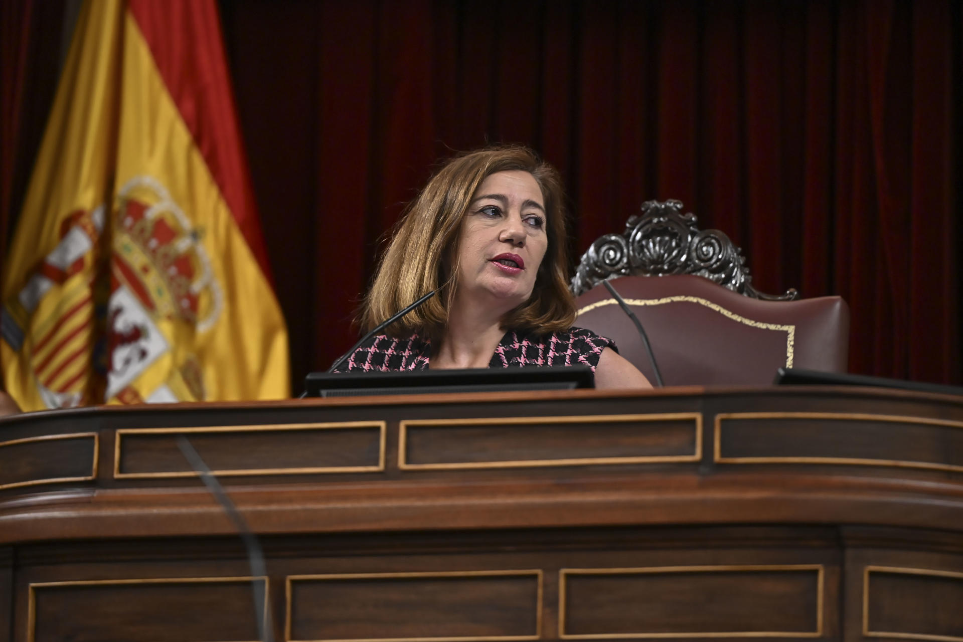 La presidenta del Congreso, Francina Armengol, en el pleno celebrado este martes en el Congreso. EFE/Fernando Villar