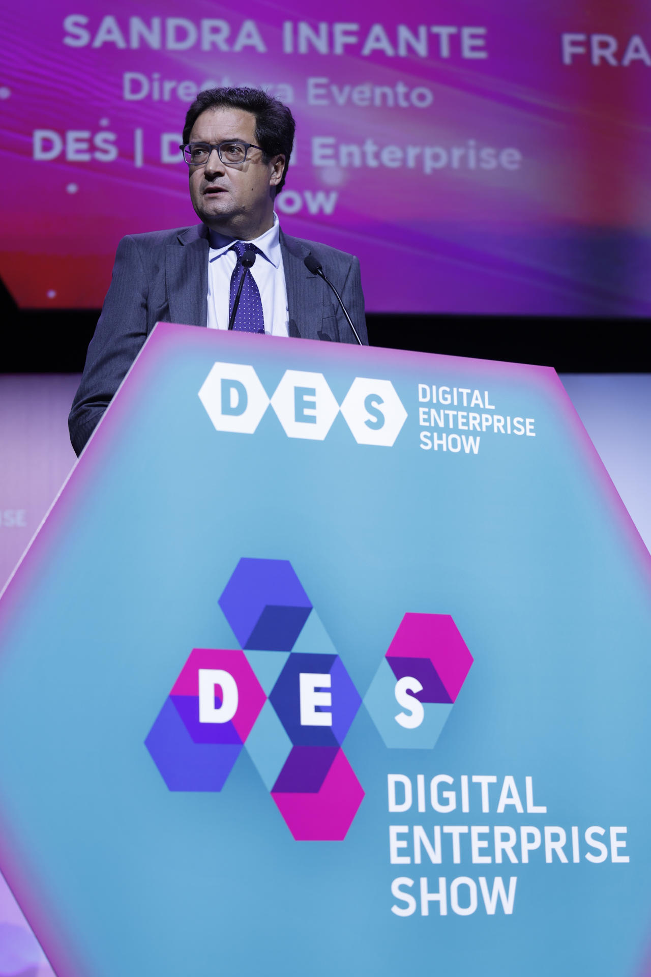 El ministro para la Transformación Digital, Oscar López, durante su intervención en la inauguración de la novena edición de Digital Enterprise Show (DES). EFE/Jorge Zapata
