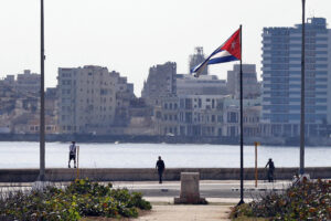 Vista del Malecón habanero, en La Habana (Cuba). EFE/ Ernesto Mastrascusa