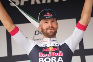 El ciclista belga Jordi Meeus (Red Bull-BORA-hansgrohe) ganador en la historia del Sprint de Copenhague que contó con un recorrido de 235.6 kilómetros entre Roskilde y la capital de Dinamarca. EFE/EPA/Ida Marie Odgaard