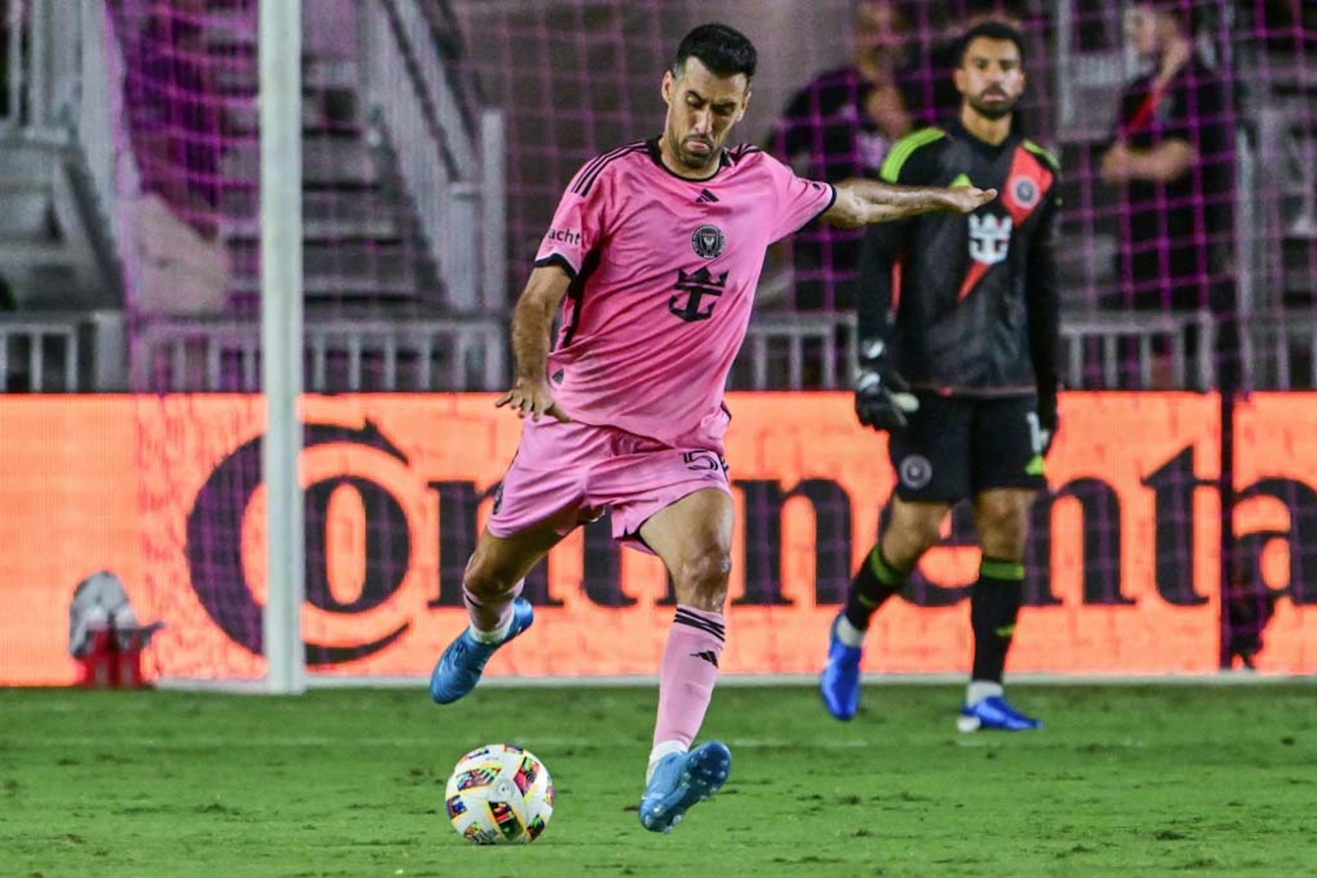 Fotografía de archivo del centrocampista español Sergio Busquets, quien este martes se ha referido a las opciones de Inter Miami en el Mundial de Clubes que comienza este 14 de junio en Estados Unidos. EFE/Giorgio Viera