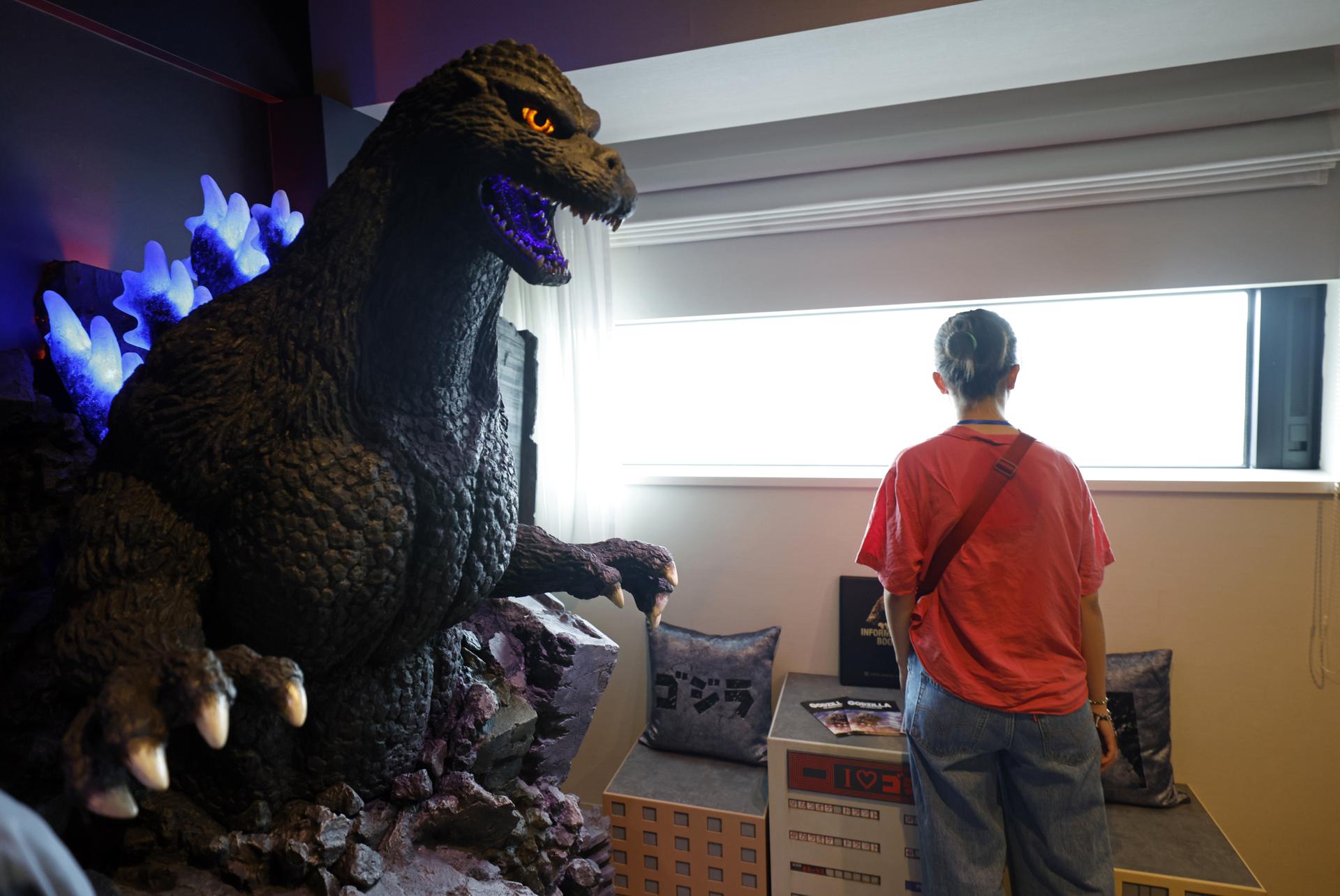 La nueva sala 'Godzilla vs King Ghidorah' en el Hotel Gracery Shinjuku en Tokio, el 24 de junio de 2025. EFE/EPA/FRANCK ROBICHON