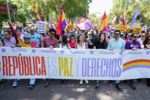 Segunda Marcha Republicana 'Hasta que se vayan', para reivindicar la III República y el fin de la monarquía, este domingo en Madrid. EFE/ Borja Sánchez-Trillo