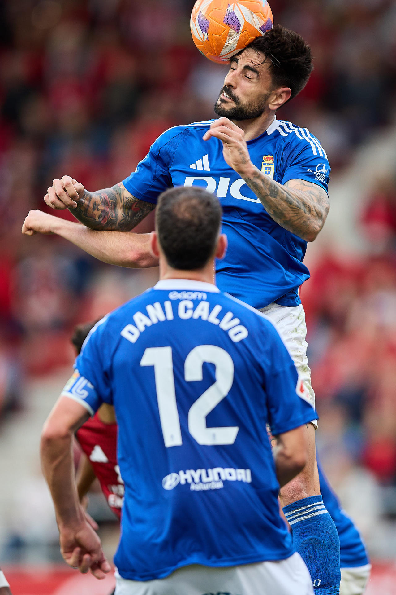 El defensa del Real Oviedo David Costas durante el partido de ida de la final de ascenso a Primera División que CD Mirandés y Real Oviedo disputaron en Miranda de Ebro. EFE/David Pérez-Cejuela