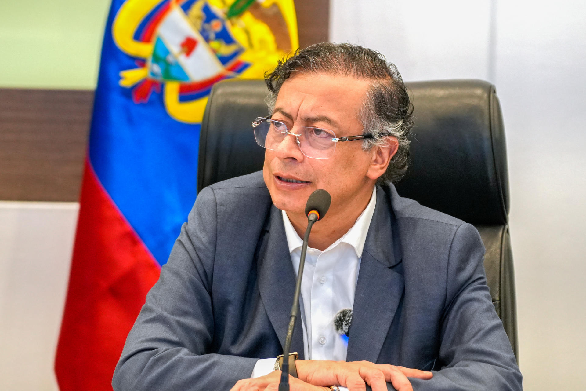 Fotografía cedida por la Presidencia de Colombia del mandatario colombiano, Gustavo Petro, durante una alocución sobre el atentado contra Miguel Uribe Turbay, el 7 de junio de 2025, en Bogotá (Colombia). EFE/ Presidencia de Colombia
