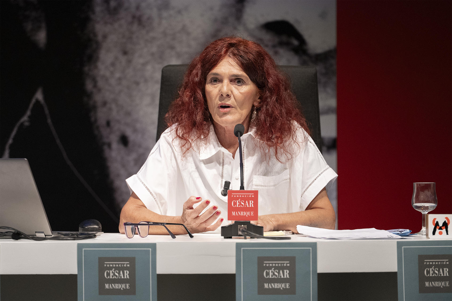 La abogada que impulsó la ley que da personalidad jurídica al Mar Menor, Teresa Vicente, un trabajo que le valió recibir el 'Nobel del ecologismo' en 2024, el Premio Goldman, ha defendido en la Fundación César Manrique de Lanzarote que el haber convertido esa albufera del Mediterráneo en el primer ecosistema de Europa con derechos propios "es un gran triunfo de la ciudadanía española". EFE/Adriel Perdomo