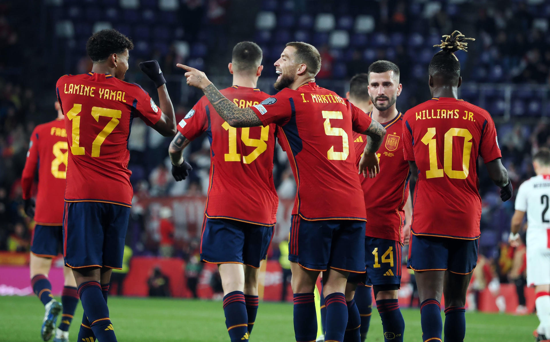 Los jugadores de la selección española celebran un gol frente a Georgia en el estadio José Zorrilla, en Valladolid en foto de archivo de R. García.