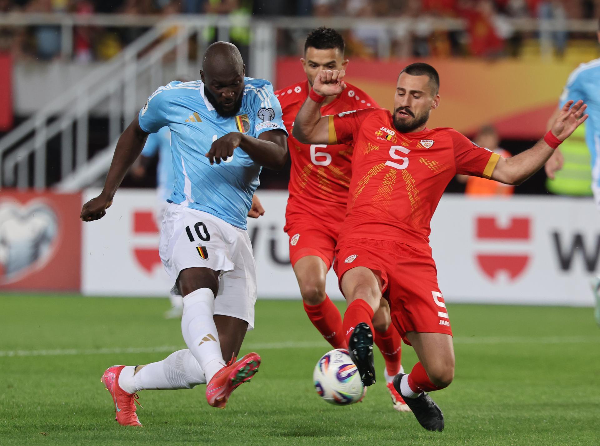 Lukaku, en una acción del partido. EFE/EPA/GEORGI LICOVSKI