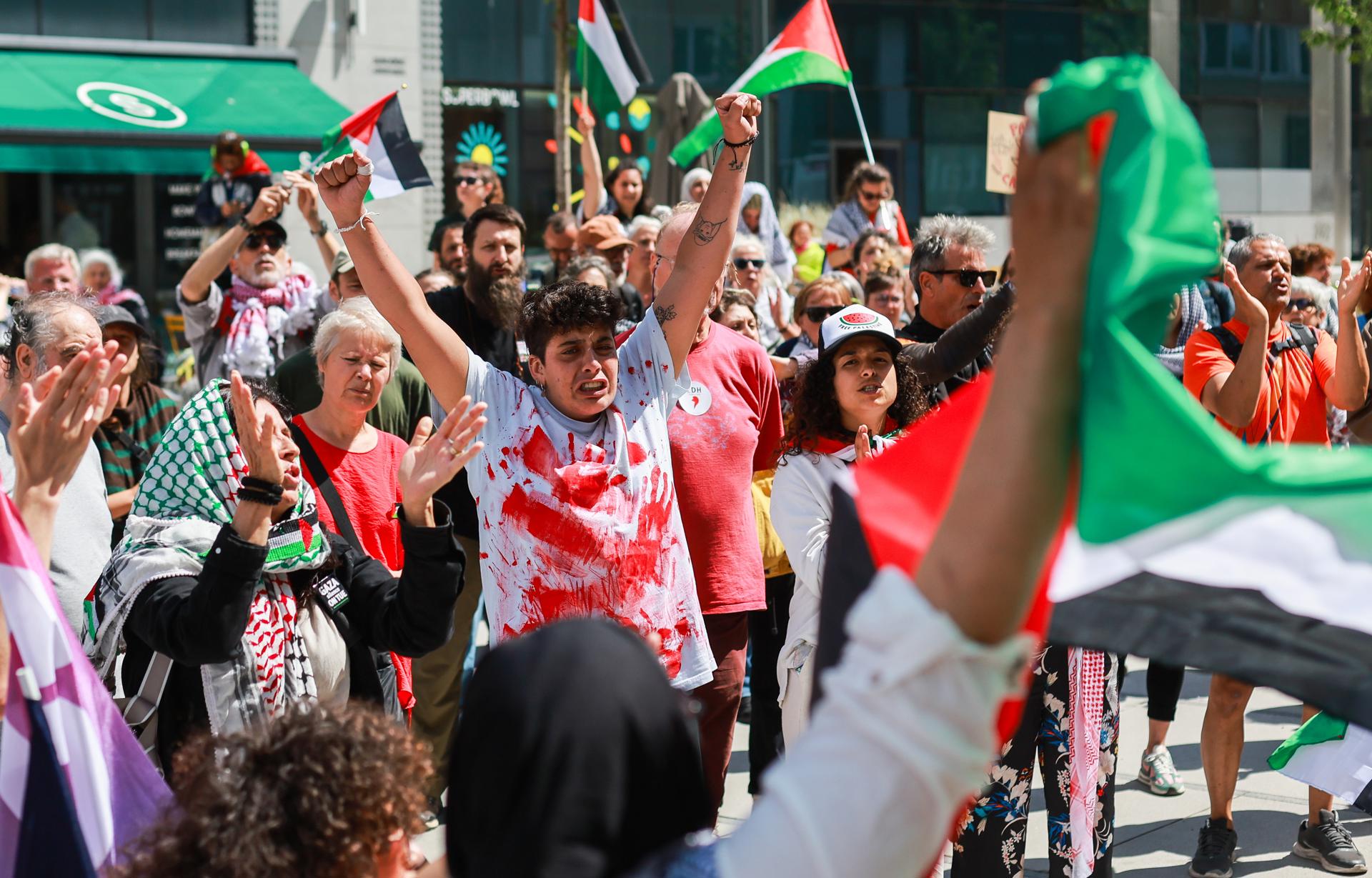 Protesta propalestina en el distrito europeo al margen del Consejo de Asuntos Exteriores de la Unión Europea en Bruselas, Bélgica, 23 de junio de 2025..EFE/EPA/OLIVIER HOSLET