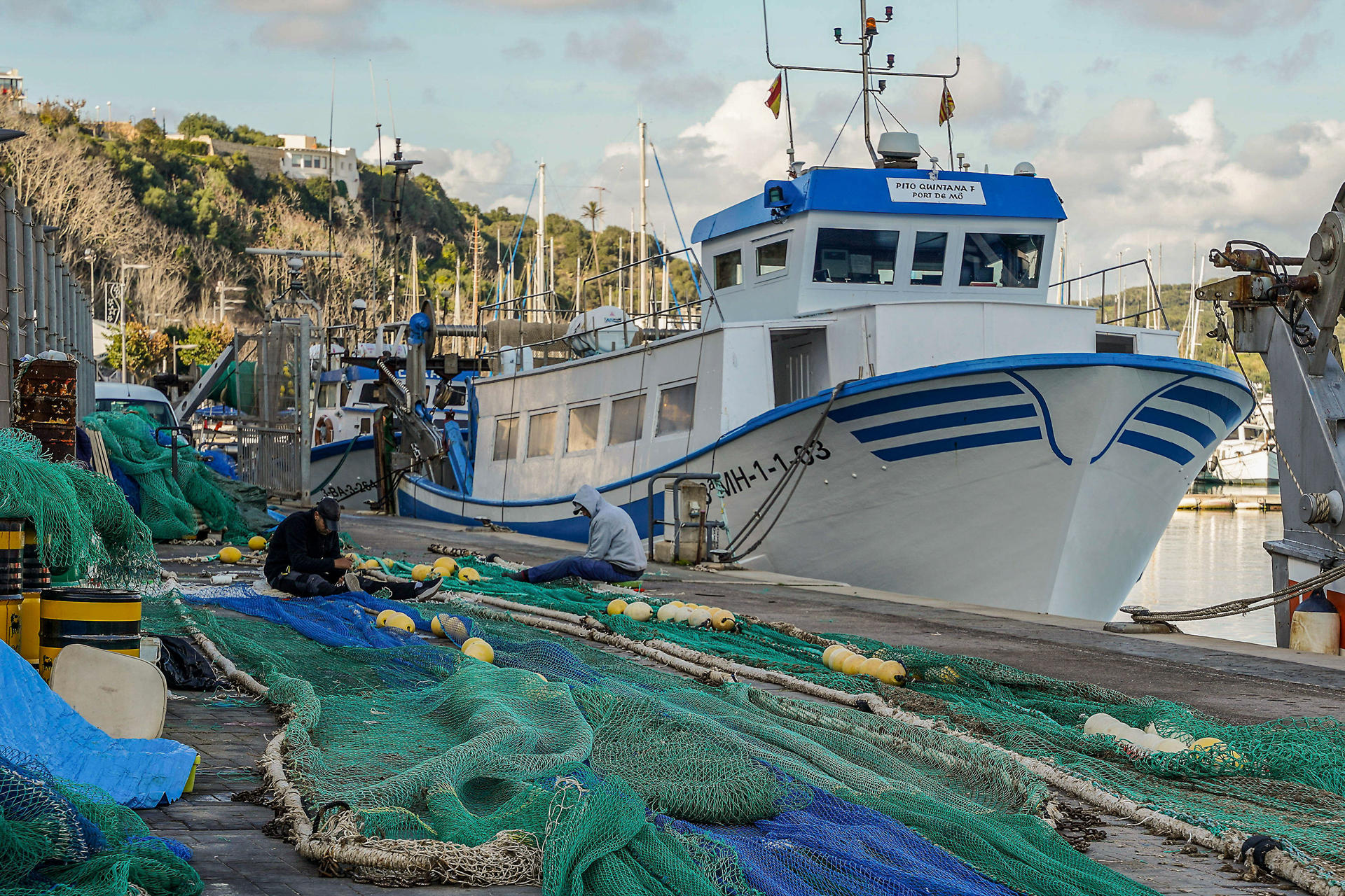 Un barco de arrastre de la flota de Menorca. EFE/ David Arquimbau Sintes