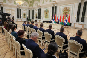 MINSK, 25/06/2025.- El presidente bielorruso, Alexandr Lukashenko, recibe a su homólogo cubano, Miguel Díaz-Canel, este miércoles en Minsk. EFE/Presidencia bielorrusa  *****SOLO USO EDITORIAL/SOLO DISPONIBLE PARA ILUSTRAR LA NOTICIA QUE ACOMPAÑA (CRÉDITO OBLIGATORIO) *****