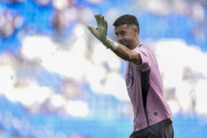 El portero del Espanyol Joan García Pons en un calentamiento en un partido de esta temporada. EFE/ Alejandro García