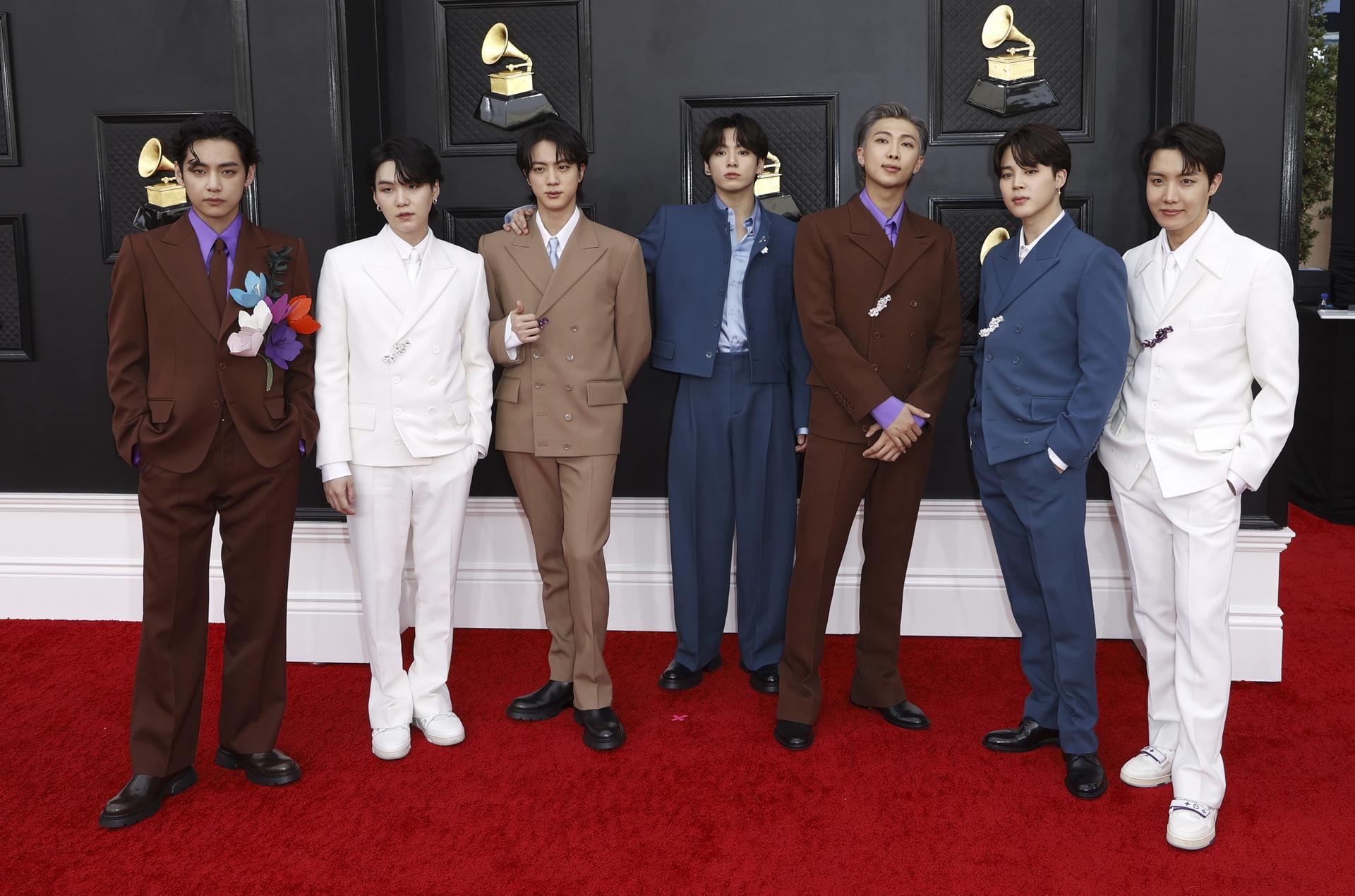 Imagen de archivo de V, Suga, Jin, Jungkook, RM, Jimin y J-Hope de BTS. EFE/EPA/DAVID SWANSON