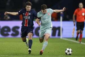 Julián Alvarez, en una foto de archivo ante el PSG. EFE/EPA/YOAN VALAT