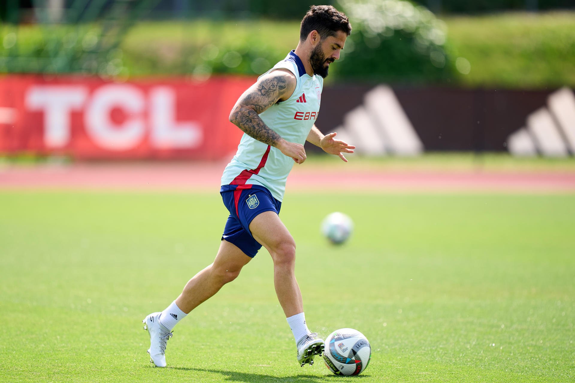 El jugador de la selección española de fútbol Isco Alarcón durante el entrenamiento que el combinado nacional ha llevado a cabo para preparar la Final Four de la UEFA Nations League 2024/25, este lunes en la Ciudad del Fútbol de Las Rozas,. EFE/RFEF/ Ángel Martínez