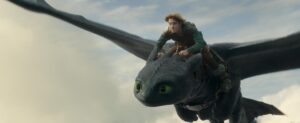 Los estrenos cinematográficos de esta semana tienen la particularidad de que en su mayoría se adelantan al jueves para seguir la estela de 'Cómo entrenar a tu dragón' (fotograma en imagen) adaptación de acción real de la película de DreamWorks que coincide con numerosas novedades, algunas tan interesantes como 'Miss Carbón', 'Votemos' o 'Rider'. EFE/Universal Studios