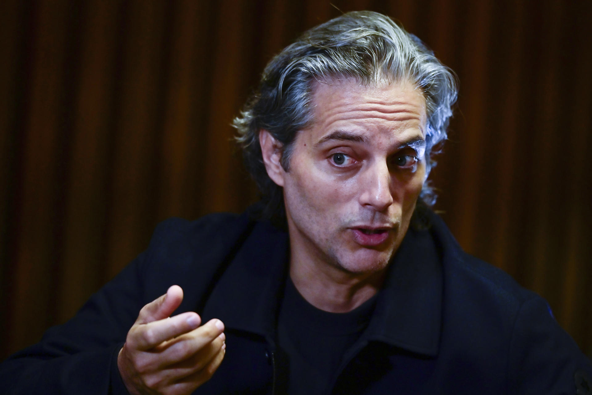 El actor argentino Joaquin Furriel habla durante una entrevista con EFE este viernes, en Buenos Aires (Argentina). EFE/ Matias Martin Campaya
