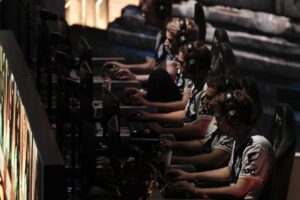 Fotografía de archivo de varios jugadores en un torneo de videojuegos. EFE/EPA/RITCHIE B. TONGO