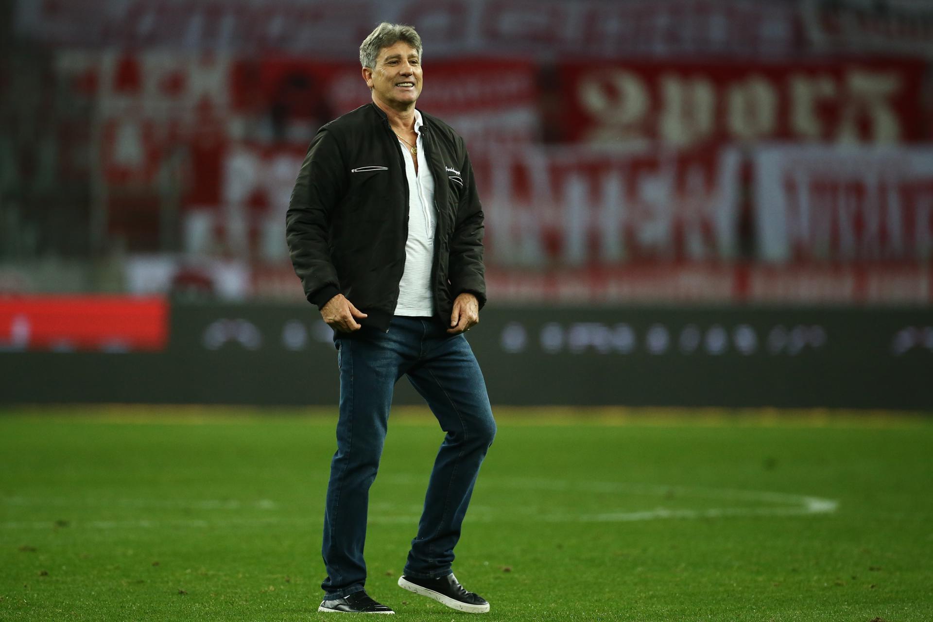 Fotografía de archivo del 23 de septiembre de 2020 del entrenador brasileño Renato Gaúcho. EFE/Diego Vara