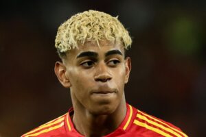 Lamine Yamal durante el partido de fútbol de semifinales de la Liga de Naciones de la UEFA entre España y Francia, en Stuttgart, Alemania. EFE/EPA/RONALD WITTEK