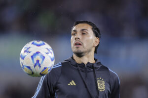 Fotografía del 10 de junio de 2025 del argentino Leandro Paredes, previo a un partido por las eliminatorias sudamericanas al Mundial 2026. EFE/ Juan Ignacio Roncoroni