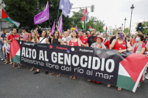 Manifestación a favor del pueblo palestino, encuadrada dentro de los actos de la Conferencia por la Paz y contra el rearme, este viernes en Madrid. EFE/ J.P.Gandul