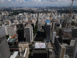 Fotografía aérea de archivo de la Avenida Paulista de Sao Paulo (Brasil). EFE/ Isaac Fontana