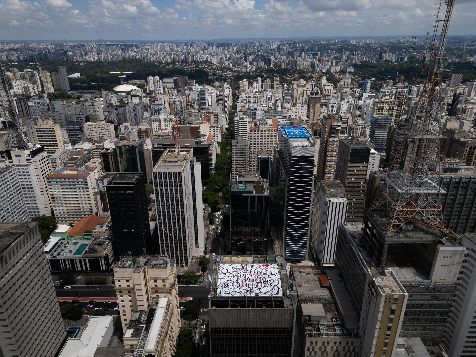 Fotografía aérea de archivo de la Avenida Paulista de Sao Paulo (Brasil). EFE/ Isaac Fontana