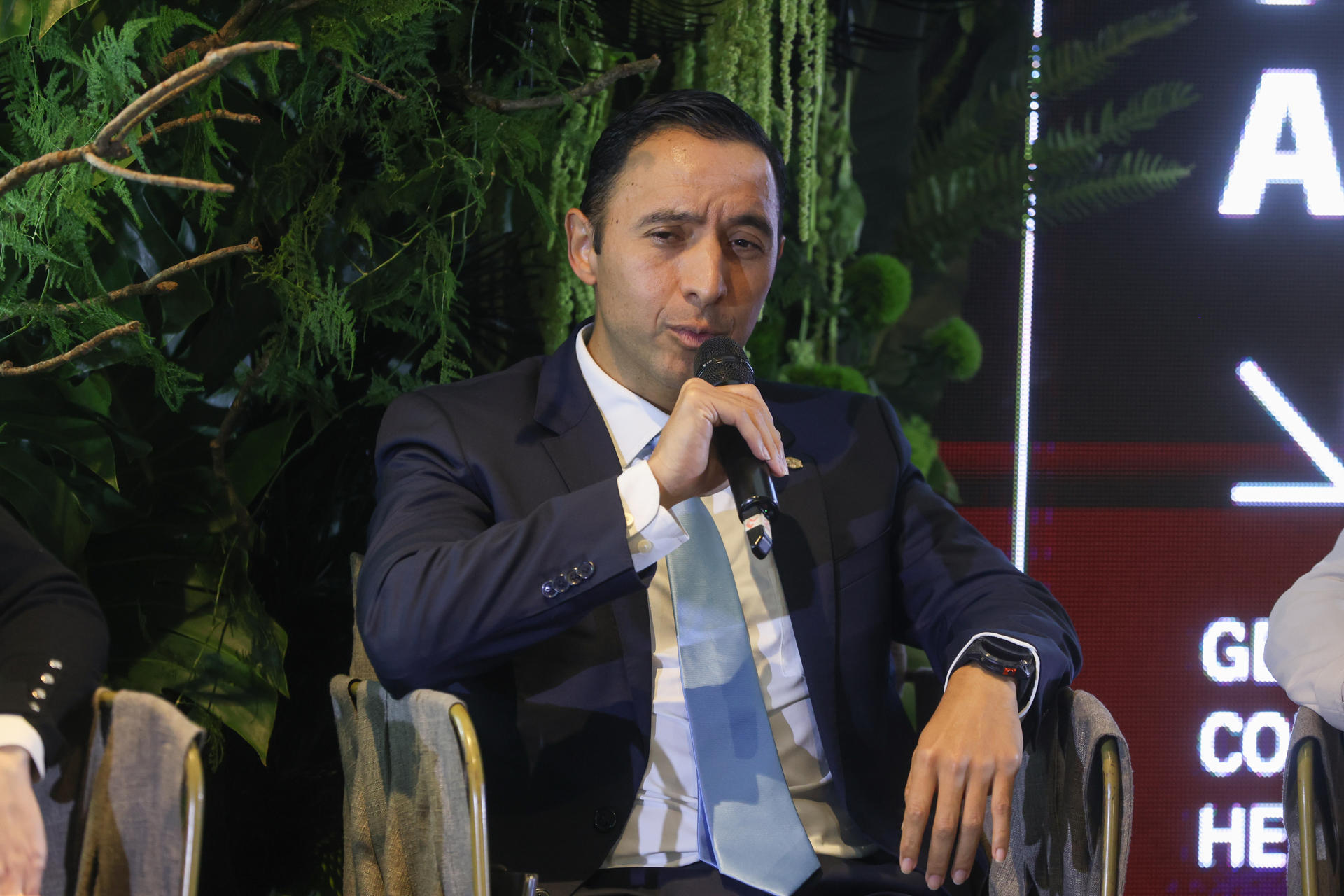 El gerente de inversiones corporativas de Castillo Hermanos, Juan Aldana, habla durante la rueda de prensa del lanzamiento del encuentro Volcano Innovation Summit este miércoles, en Ciudad de Guatemala (Guatemala). EFE/ Mariano Macz.