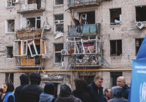 Imagen de archivo de un bombardeo ruso en Dnipró el 29 de marzo de 2025. EFE/EPA/ARSEN DZODZAIEV
