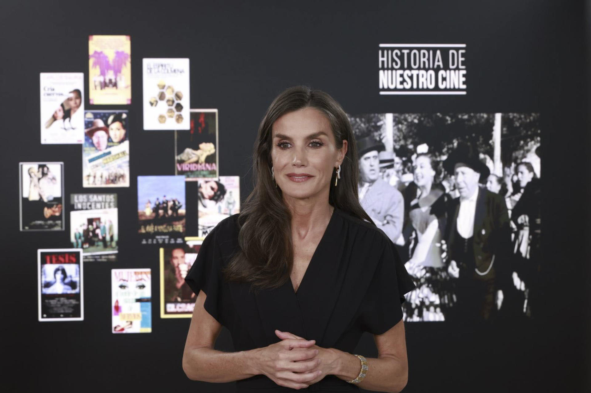La reina Letizia felicita este viernes al programa de La 2 de TVE ‘Historia de nuestro cine’ por sus 10 años de emisión y por demostrar, semana tras semana, que ni el cine español es un género, ni sus creadores cometas distantes. EFE/RTVE SOLO USO EDITORIAL/SOLO DISPONIBLE PARA ILUSTRAR LA NOTICIA QUE ACOMPAÑA (CRÉDITO OBLIGATORIO)