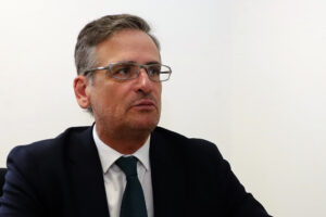 El presidente de la Cámara Española de Comercio (Camescom), Antonio Basagoiti, habla durante una entrevista con EFE. Imagen de archivo. EFE/ Mario Guzmán