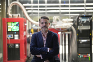 El nuevo director asociado del Barcelona Supercomputing Center (BSC), Cristian Canton, ha anunciado en una entrevista con EFE la creación del AI Institute, con la finalidad de que haya una base común que permita transferir los avances logrados con la Inteligencia Artificial (IA) entre las diversas ramas de la ciencia. EFE/Alejandro Garcia