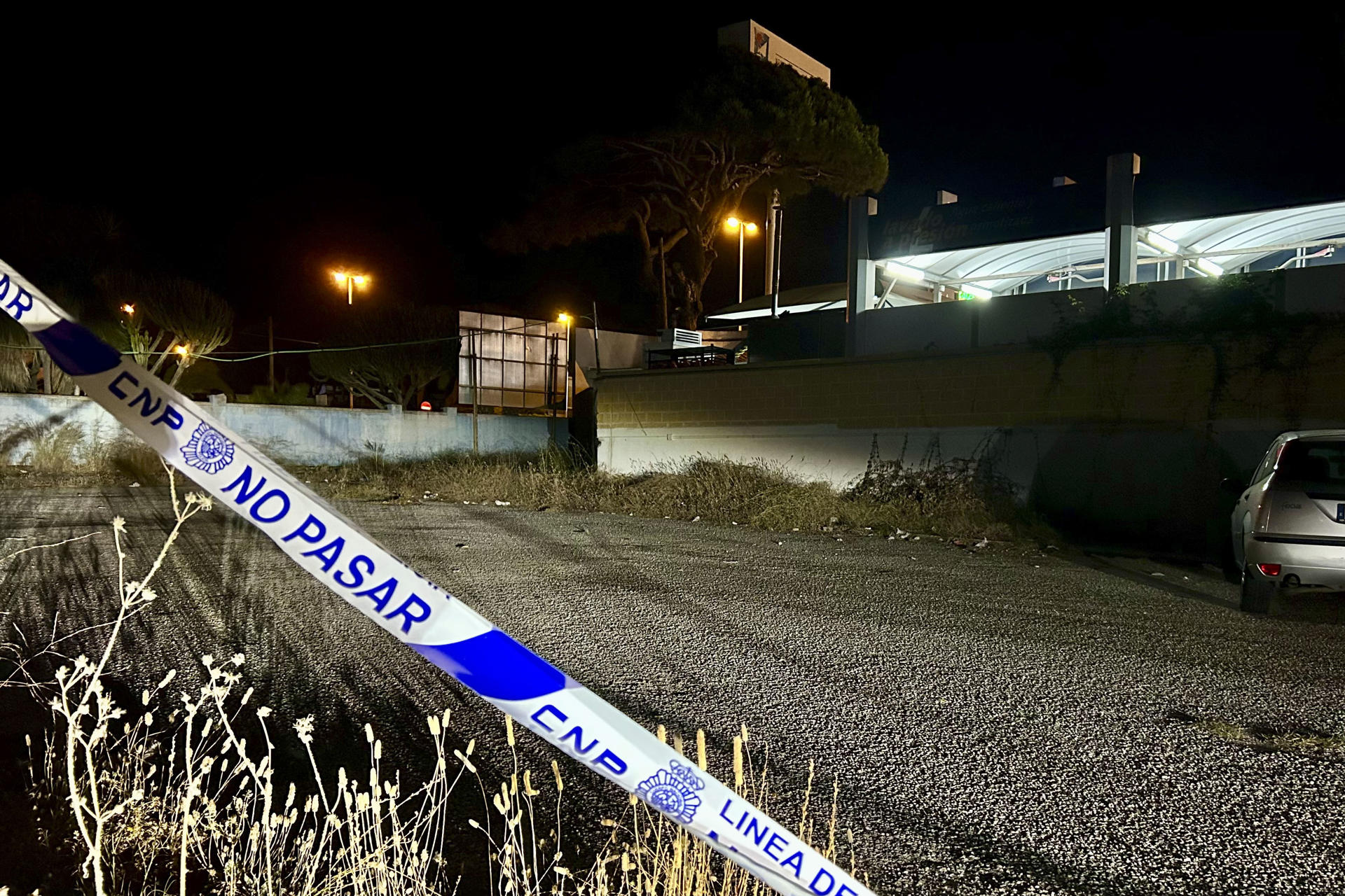 Lugar del hallazgo de la mujer asesinada en Marbella (Málaga), presuntamente a manos de su pareja. EFE/ Esther Gómez
