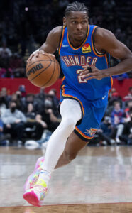 Shai-Gilgeous Alexander, estrella de los Oklahoma City Thunder, elogió este domingo la mentalidad ganadora de su equipo en las Finales de la NBA contra Indiana Pacers que su equipo ha igualado 2-2. EFE/EPA/MICHAEL REYNOLDS