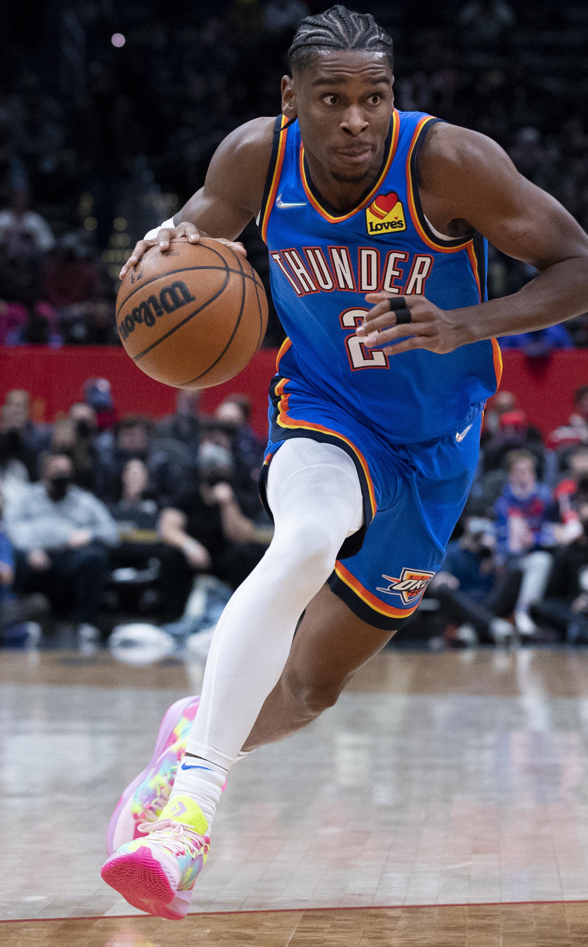 Shai-Gilgeous Alexander, estrella de los Oklahoma City Thunder, elogió este domingo la mentalidad ganadora de su equipo en las Finales de la NBA contra Indiana Pacers que su equipo ha igualado 2-2. EFE/EPA/MICHAEL REYNOLDS