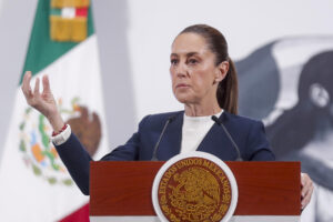 La presidenta de México, Claudia Sheinbaum, habla durante una rueda de prensa este miércoles, en Palacio Nacional, en Ciudad en México (México). EFE/ Isaac Esquivel