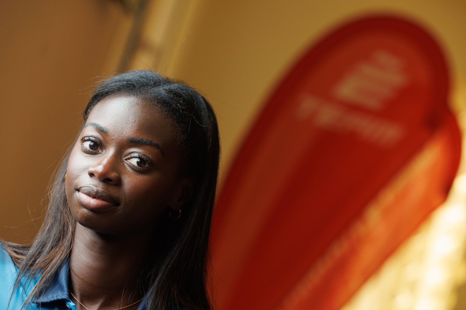 La valenciana Fátima Diame, doble medallista de bronce mundial de salto de longitud en pista cubierta, afronta la temporada de verano confiada en que este año haya "suerte" para repetir los éxitos de la pista cubierta, entre ellos alcanzar los siete metros en salto de longitud, una marca que, según asegura a EFE, le permitiría entrar en la pelea por las medallas en grandes campeonatos al aire libre. EFE/Sergio Pérez
