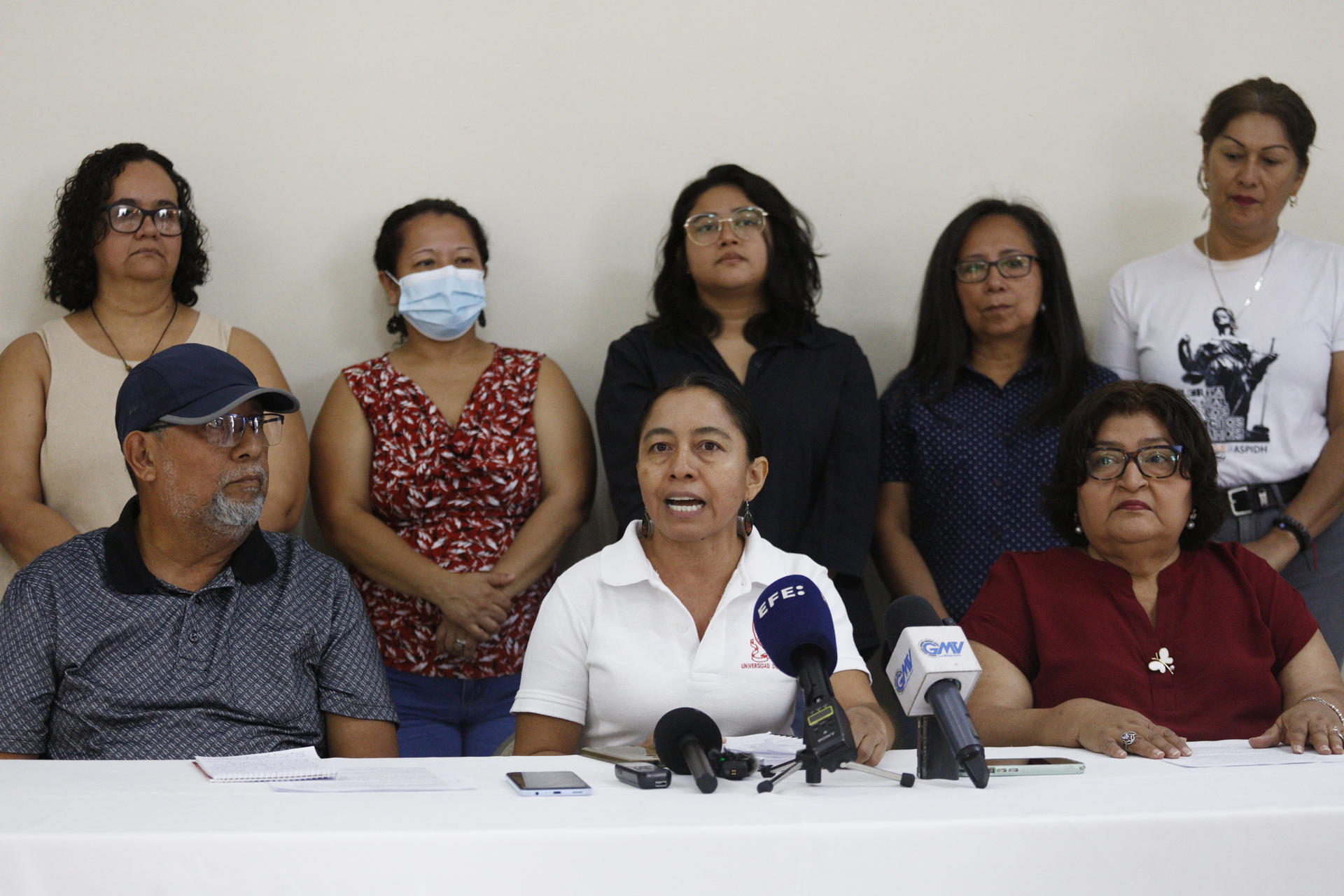 Los representantes "desaprobaron" el primer año del segundo mandato del presidente Nayib Bukele en El Salvador, señalado de inconstitucional, y señalaron que el país centroamericano "atraviesa una crisis profunda en materia de derechos humanos y se profundiza con el desmantelamiento de la democracia". EFE/ Rodrigo Sura.