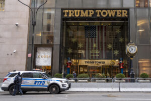Fotografía de archivo que muestra la fachada de la Torre Trump, en Nueva York (EE.UU.). EFE/ Ángel Colmenares