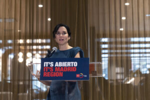 La presidenta de la Comunidad de Madrid, Isabel Díaz Ayuso, habla durante la presentación de una campaña este miércoles, en Nueva York (EE.UU.). EFE/ Ángel Colmenares