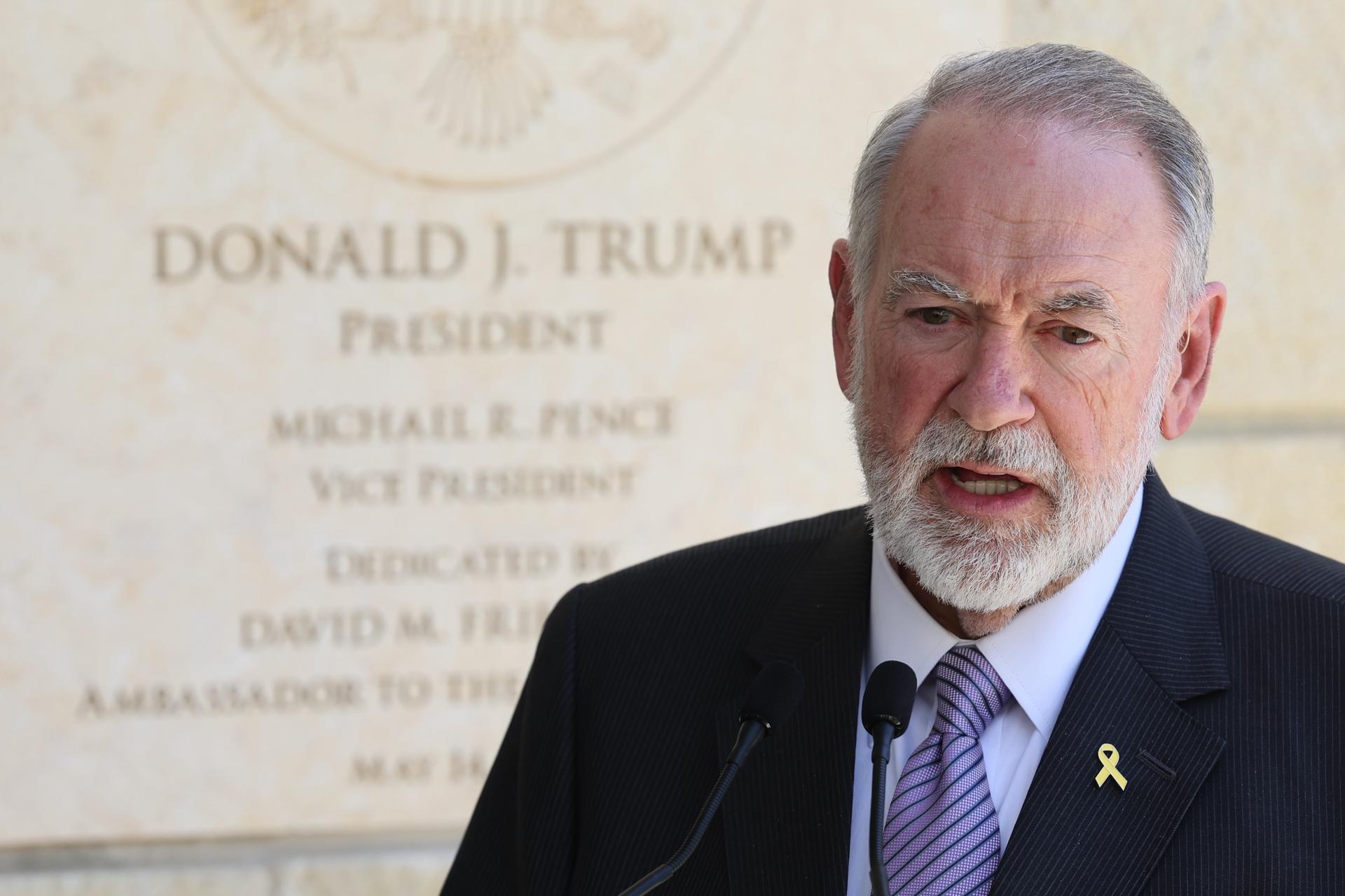 Foto de archivo del embajador de Estados Unidos en Israel, Mike Huckabee. EFE/EPA/ABIR SULTAN
//////////
Jerusalem (Israel), 09/05/2025.- US Ambassador to Israel Mike Huckabee addresses the media at the US embassy in Jerusalem, 09 May 2025, regarding the humanitarian aid situation in the Gaza Strip. (Jerusalén) EFE/EPA/ABIR SULTAN