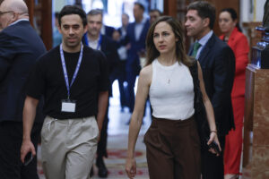 La líder de Podemos, Ione Belarra, a su llegada al Congreso para asistir a la sesión de control al Gobierno que se celebra este miércoles. EFE/ Mariscal