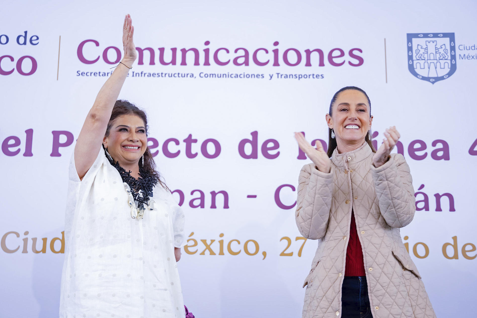 Fotografía cedida por el Gobierno de la Ciudad de México que muestra a la presidenta de México, Claudia Sheinbaum (d), participando junto a la jefa de Gobierno de la Ciudad de México, Clara Brugada, en una gira de trabajo este domingo, en Ciudad de México (México). EFE/ Gobierno de la Ciudad de México /SOLO USO EDITORIAL/NO VENTAS/ SOLO DISPONIBLE PARA ILUSTRAR LA NOTICIA QUE ACOMPAÑA (CRÉDITO OBLIGATORIO)