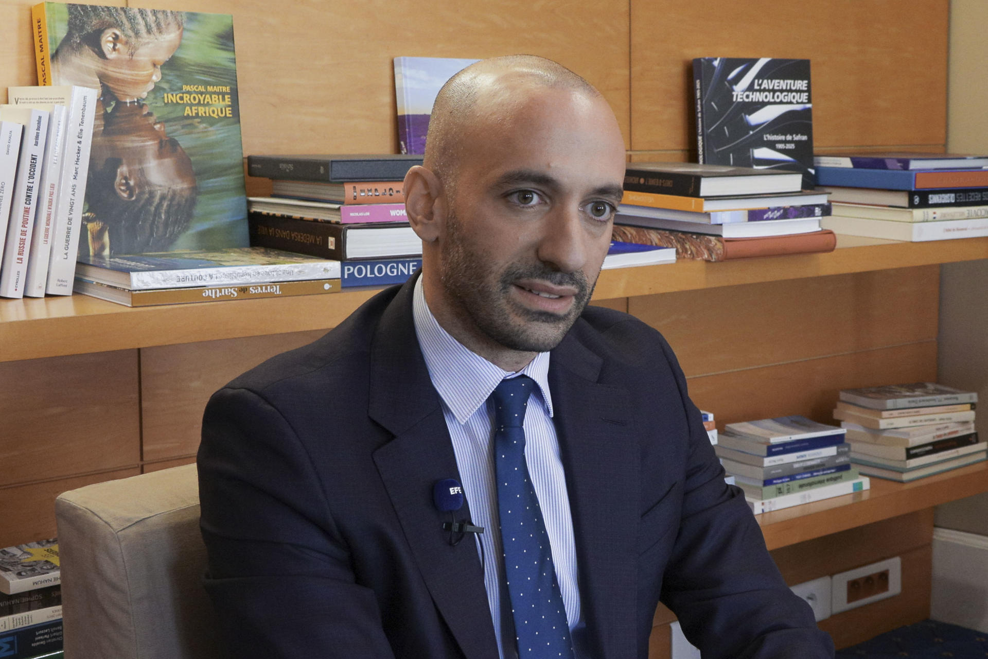El pacto comercial UE-Mercosur representa "una oportunidad" para el bloque europeo sobre todo ahora que está "bajo la presión" de Estados Unidos, pero París busca que se haga "de manera equitativa", declaró en una entrevista a EFE el ministro francés de Asuntos Europeos, Benjamin Haddad. En la recta final de las negociaciones entre Bruselas y Washington tras las amenazas arancelarias al bloque europeo de parte del presidente estadounidense, Donald Trump, Haddad asumió "el interés mutuo" de llegar a un acuerdo con los países del Mercosur (Brasil, Argentina, Uruguay y Paraguay), pero no a cualquier precio.EFE/ Edgar Sapiña Manchado