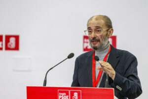 Fotografía de archivo (Zaragoza, 22/11/2024) del secretario general del PSOE Aragón, Javier Lambán. EFE Archivo / JAVIER BELVER