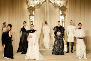 Desfile de la colección de Alta Costura que Chanel. EFE/EPA/MOHAMMED BADRA