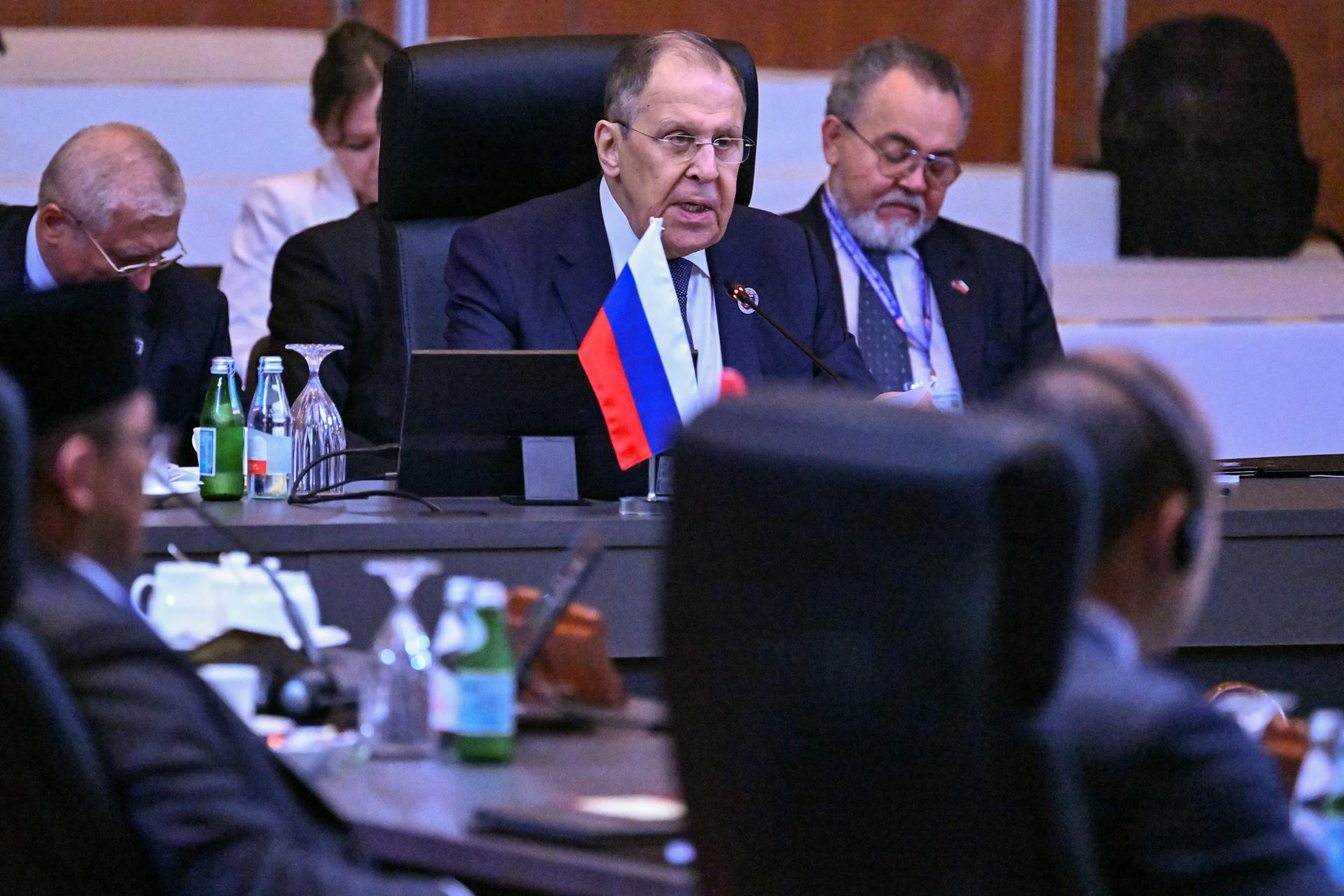 Kuala Lumpur (Malaysia), 10/07/2025.- Russia's Foreign Affairs Minister Sergei Lavrov attends the Post-Ministerial Conference with Russia at the 58th Association of Southeast Asian Nations (ASEAN) Foreign Ministers' Meetings in Kuala Lumpur, Malaysia, 10 July 2025. (Malasia, Rusia) EFE/EPA/MOHD RASFAN / POOL