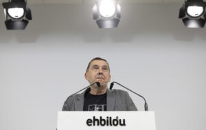 El coordinador general de EH Bildu, Arnaldo Otegi, este jueves en San Sebastián. EFE/Javier Etxezarreta