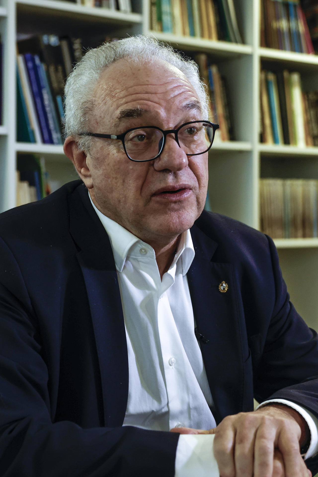 El canciller de Uruguay, Mario Lubetkin, habla en una entrevista con EFE este martes, en Río de Janeiro (Brasil). EFE/ Antonio Lacerda